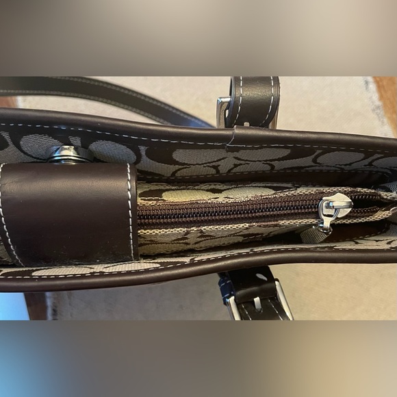 Coach Signature Tote - Picture 5 of 11